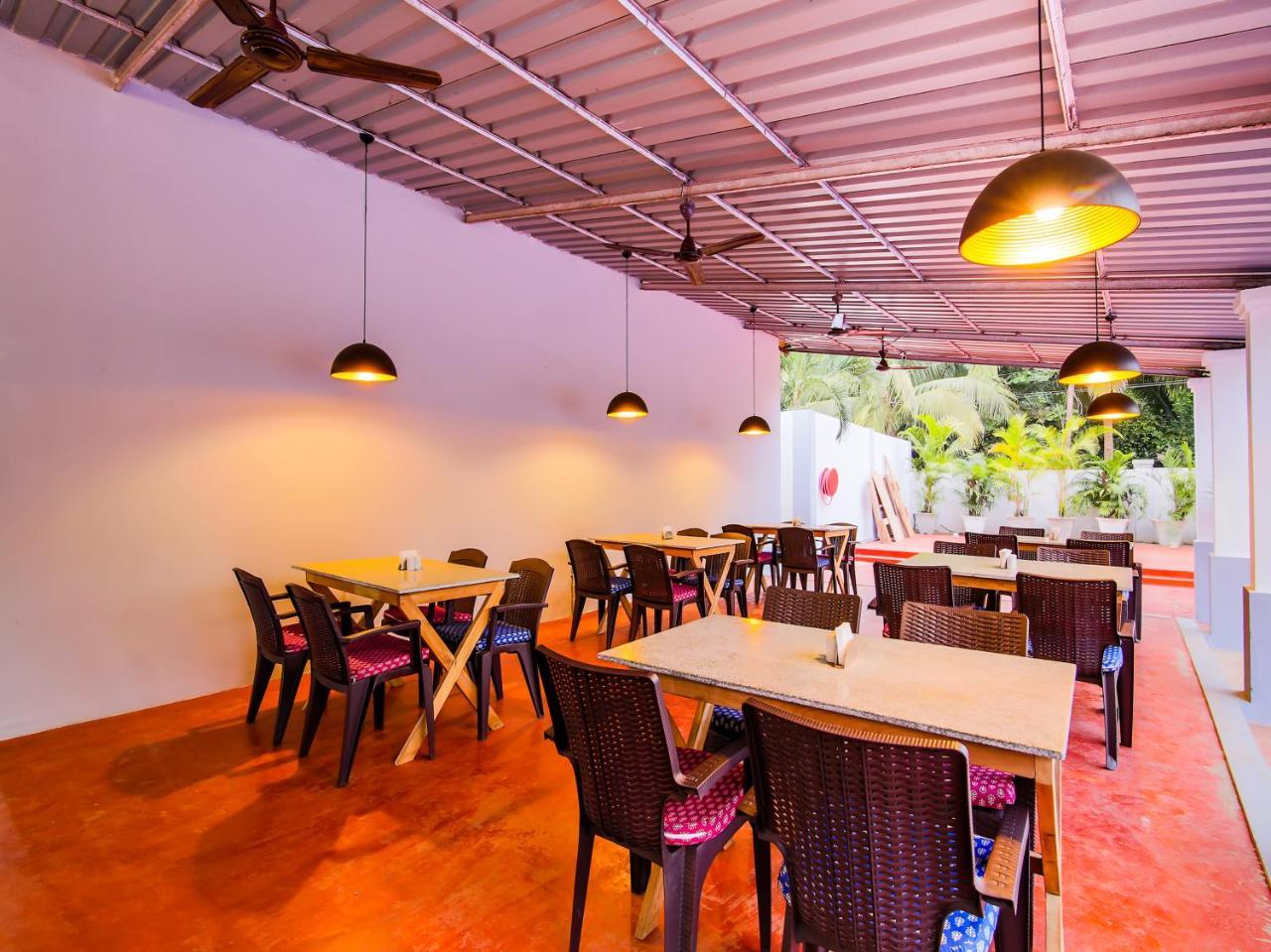 Oyo 22056 Arambol Plaza Beach Resort Экстерьер фото