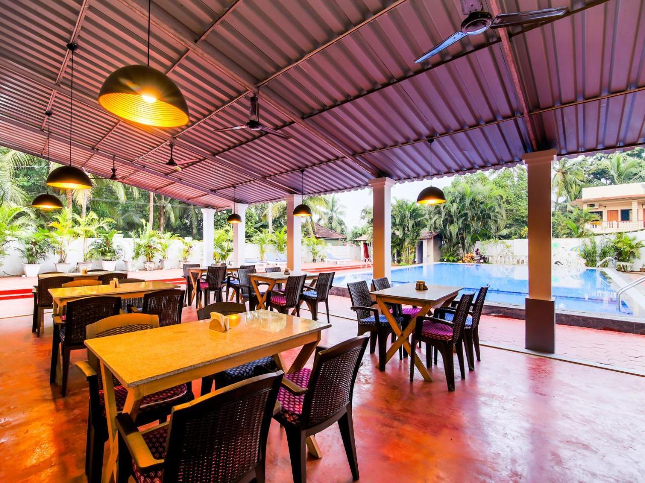 Oyo 22056 Arambol Plaza Beach Resort Экстерьер фото